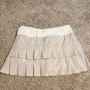 Lululemon Women's athletic shimmery Cream and Tan tiered Skirt